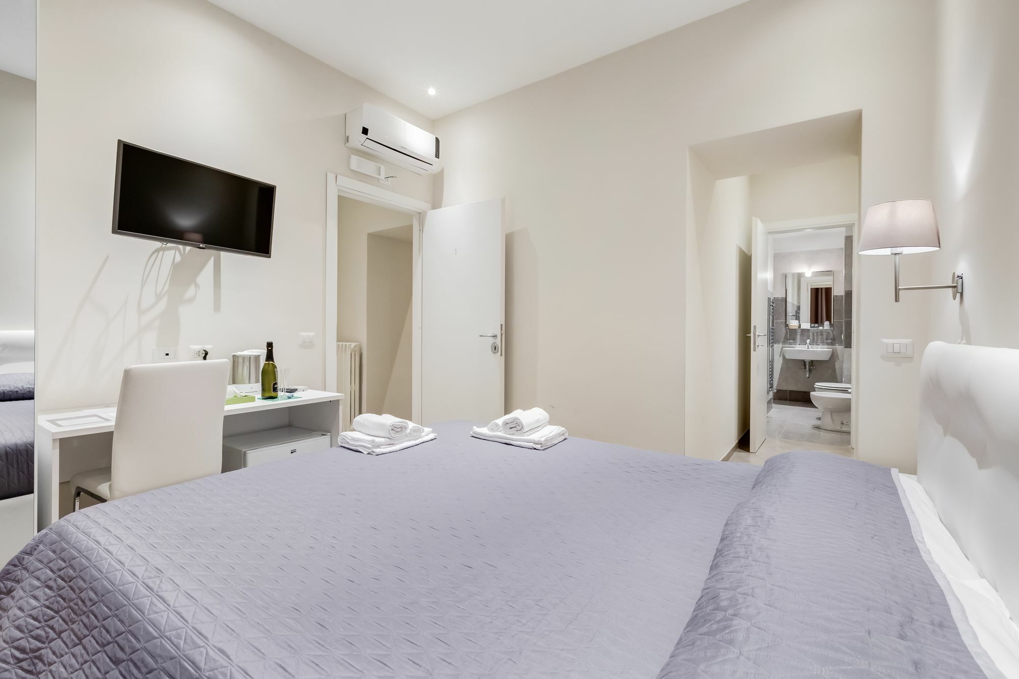 Vaticano 38 Suites Rome Extérieur photo